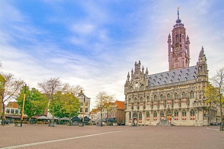 Ruime Studio 'In De Drie Koningen' In Hartje Middelburg Luaran gambar